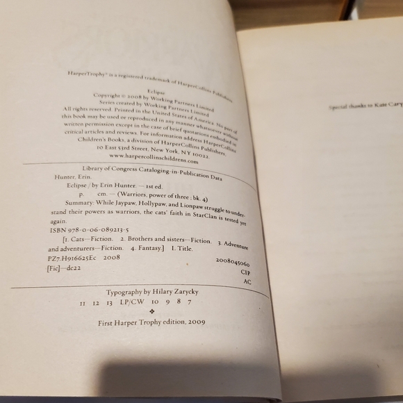 Warriors Erin Hunter 7 Book Set w/2 - 1st Edition Hardcovers & 5 Paperbacks - Picture 5 of 15